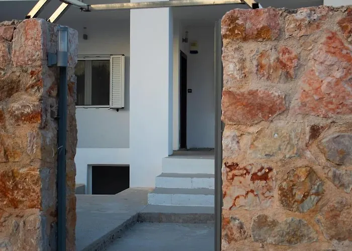 Ariadnis Spacious 3Bd Home, 10 Mins To Airport, Port, Beach