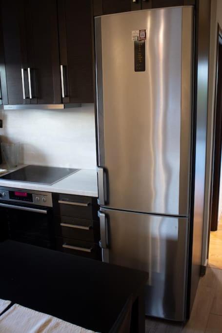 Ariadnis Spacious 3bd Home, 10 Mins To Airport, Port, Hébergement de vacances *