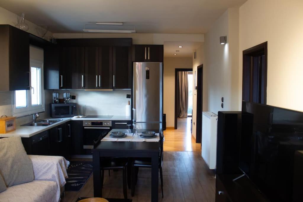 Ariadnis Spacious 3bd Home, 10 Mins To Airport, Port,