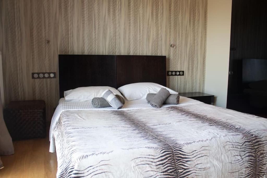 Hébergement de vacances Ariadnis Spacious 3bd Home, 10 Mins To Airport, Port, Artemi
