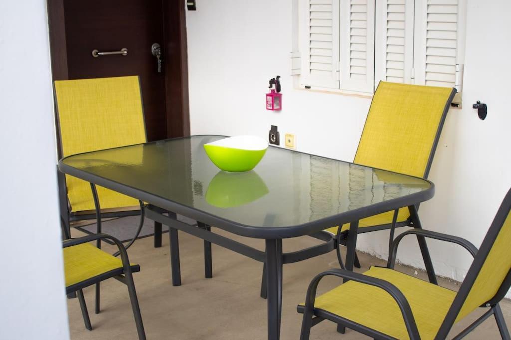 Ariadnis Spacious 3bd Home, 10 Mins To Airport, Port, Hébergement de vacances