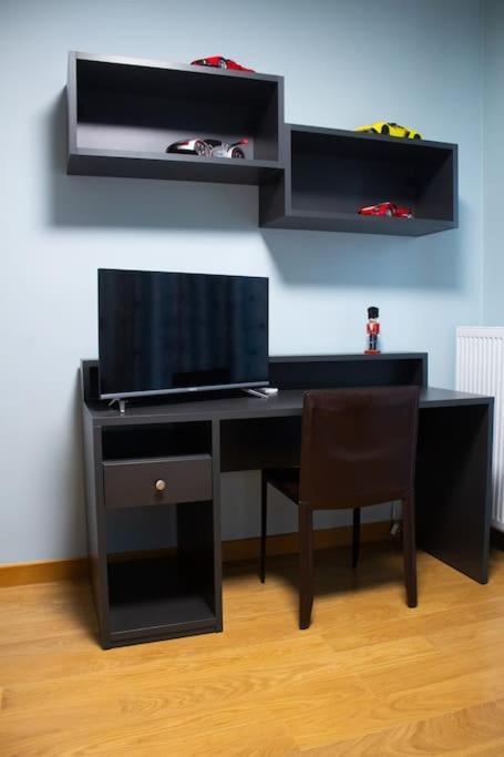 Ariadnis Spacious 3bd Home, 10 Mins To Airport, Port, Hébergement de vacances