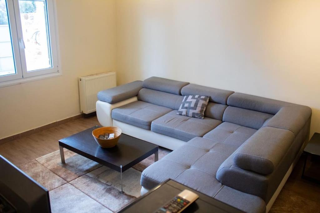 Ariadnis Spacious 3bd Home, 10 Mins To Airport, Port, Tatil Evi Artemida (Attica)
